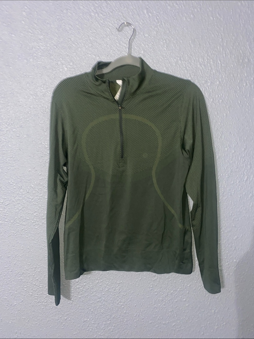 Lululemon 8 NWOT top